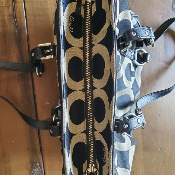 Authentic Coach Satchel - Picture 6 of 7